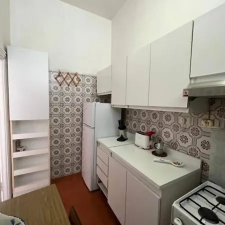 Maison Leone Iv 22